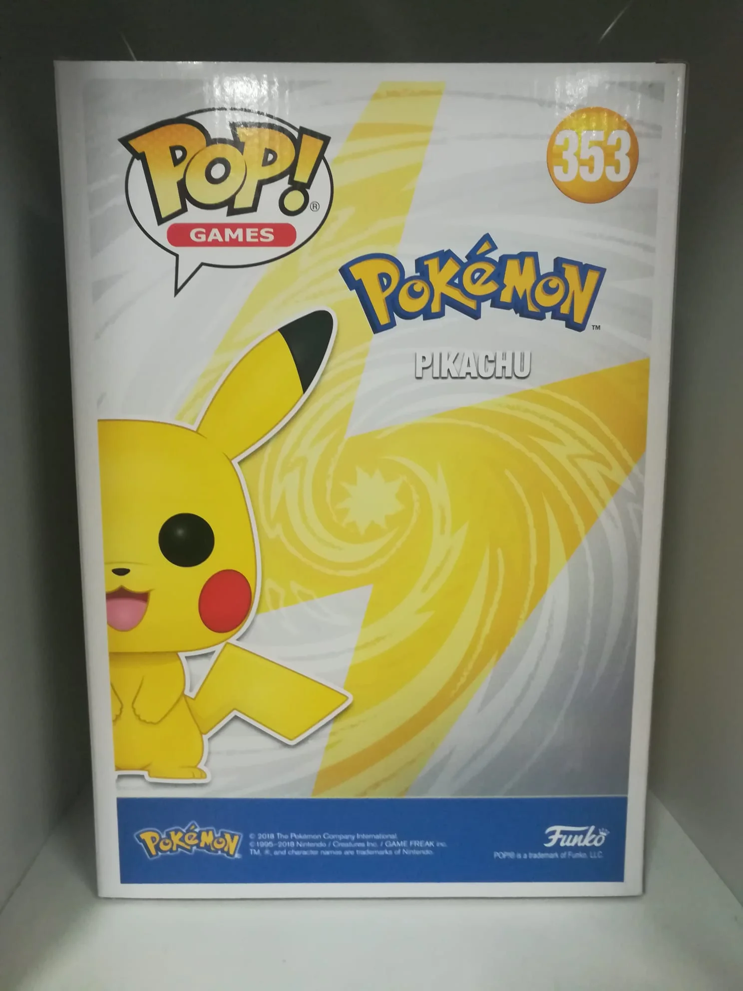 Funko Pop ! Pokemon - Pikachu 25 cm (353) - Image 4